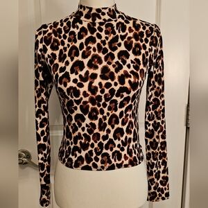 ⭐ 3 for $18 ⭐ Olivia Rae Cheetah Print Long Sleeve Top size Small